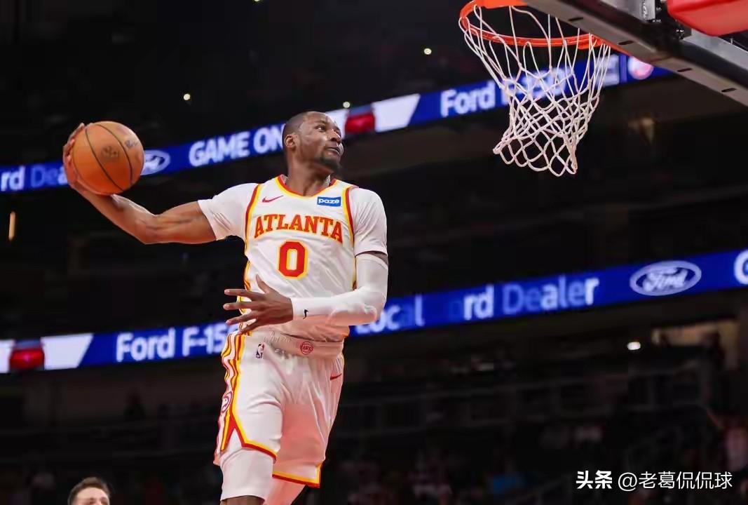 下面是一条关于老鹰大将库明加的重磅消息！今天据美国名记Shams透露，老鹰拒绝执