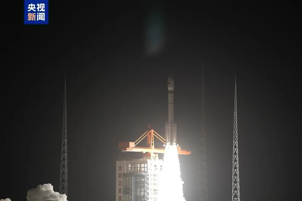 一日两发啊！开年首发日就双箭合璧，先来一发长六甲，一小时后再来一发长八甲，六甲打