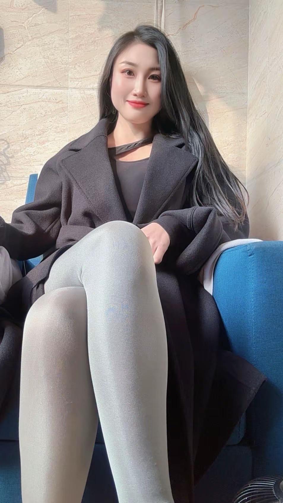 疯就疯吧！在满是欲望的俗世里，偏要守一份本能欢喜与满心偏爱见他就忍不住嘴角上扬，