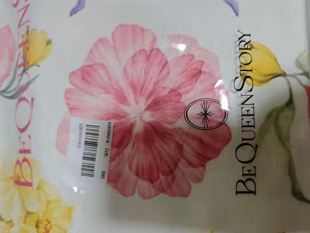 诗情画意的西湖魅力无限，西湖吸引着众多游客前来打卡，而且西湖每逢双休节假日或者特