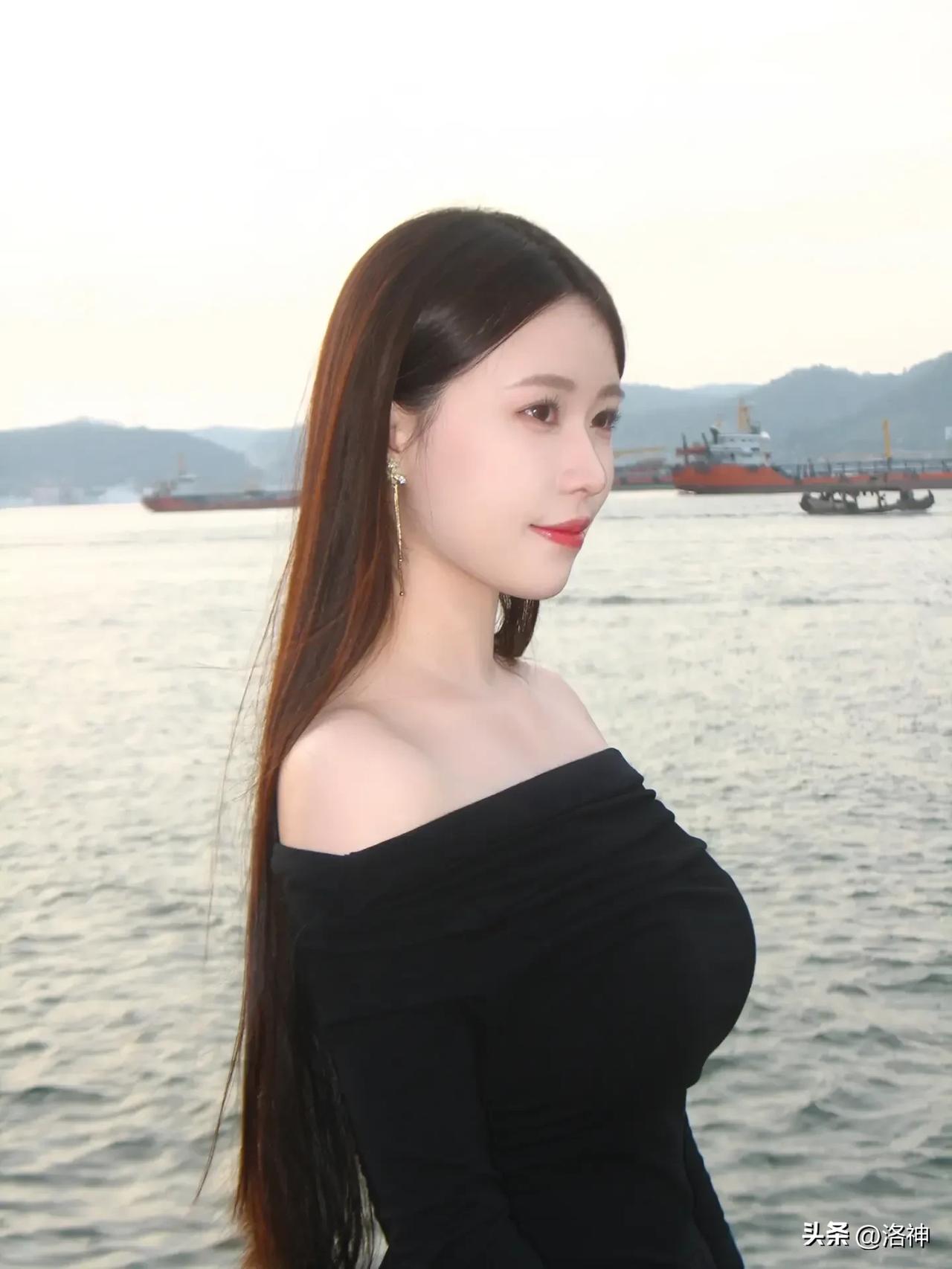 我生以悦我，
而非他人所困。
何不让自己发光 何不以开心为伴 亦不困于己念 亦是