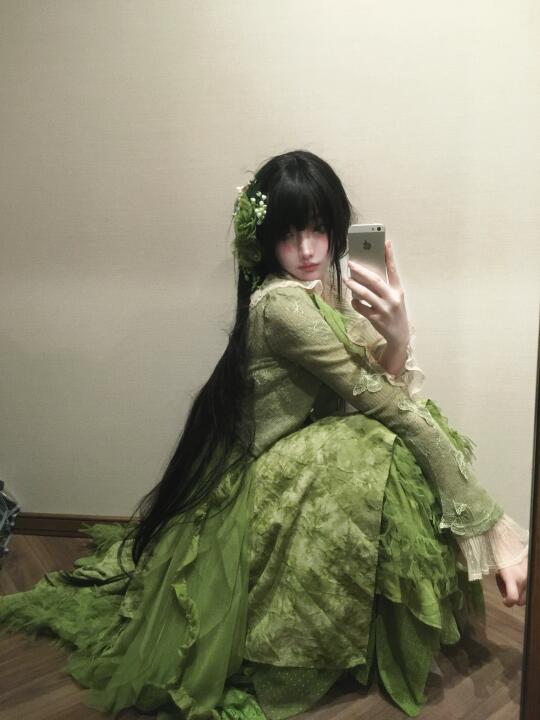 苔绿ꕤ · ⊹  . ˚