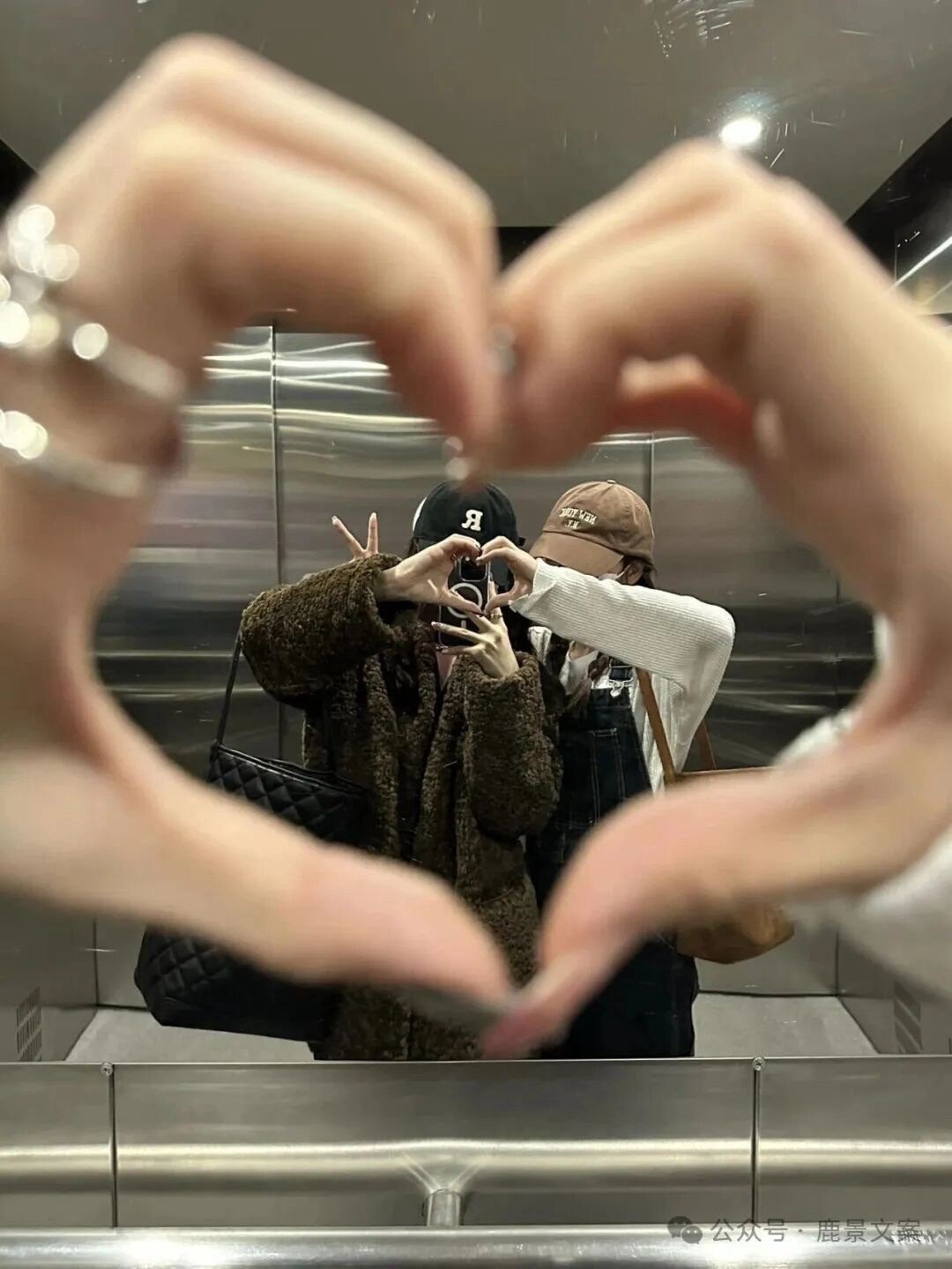 💋𝕃𝕆𝕍𝔼最好的我们久违亦如初见，关系如铁不变，季节来来往往，我们还是