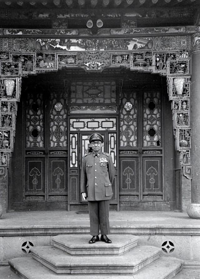 1949年，国民党政权风雨飘摇，大陆局势全面溃败。阎锡山在危局中被推为行政院长兼