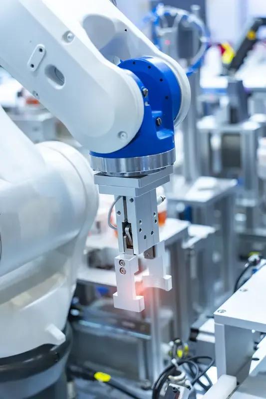 工业机器人会代替工人吗? 工业机器人会实现部分替代。对于那些又脏、又累、又苦、又