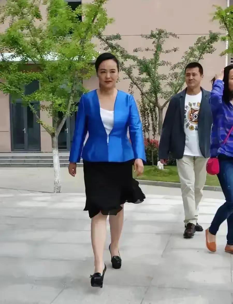 还有谁记得她？觉得很面熟，就是想不起名字了。