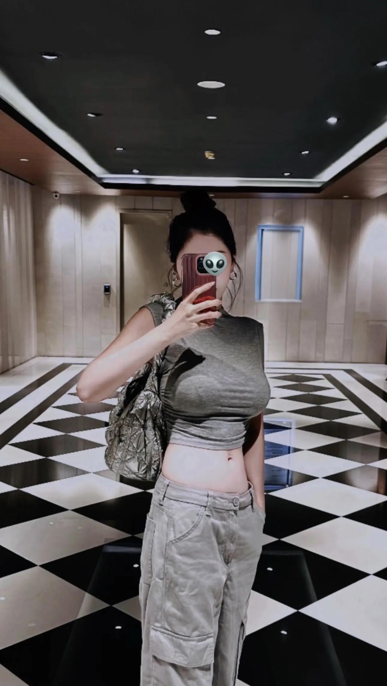 谁还不是小腰精 蜜桃女孩 小蛮腰马甲线 辣妹穿搭