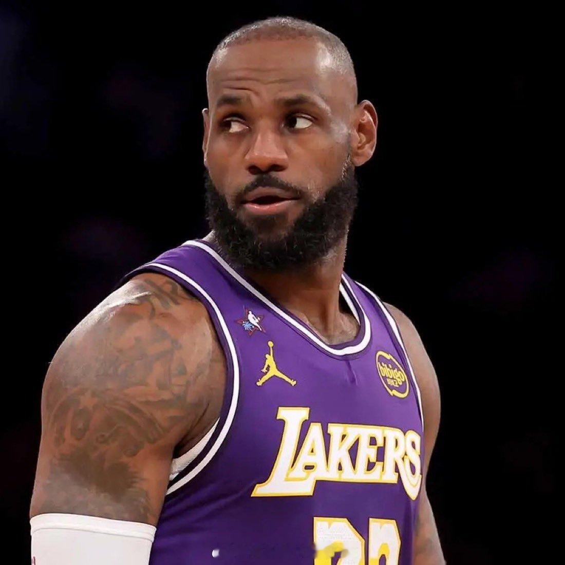 据Vince Goodwill报道，联盟普遍认为勒布朗·詹姆斯至少还会再打一个赛