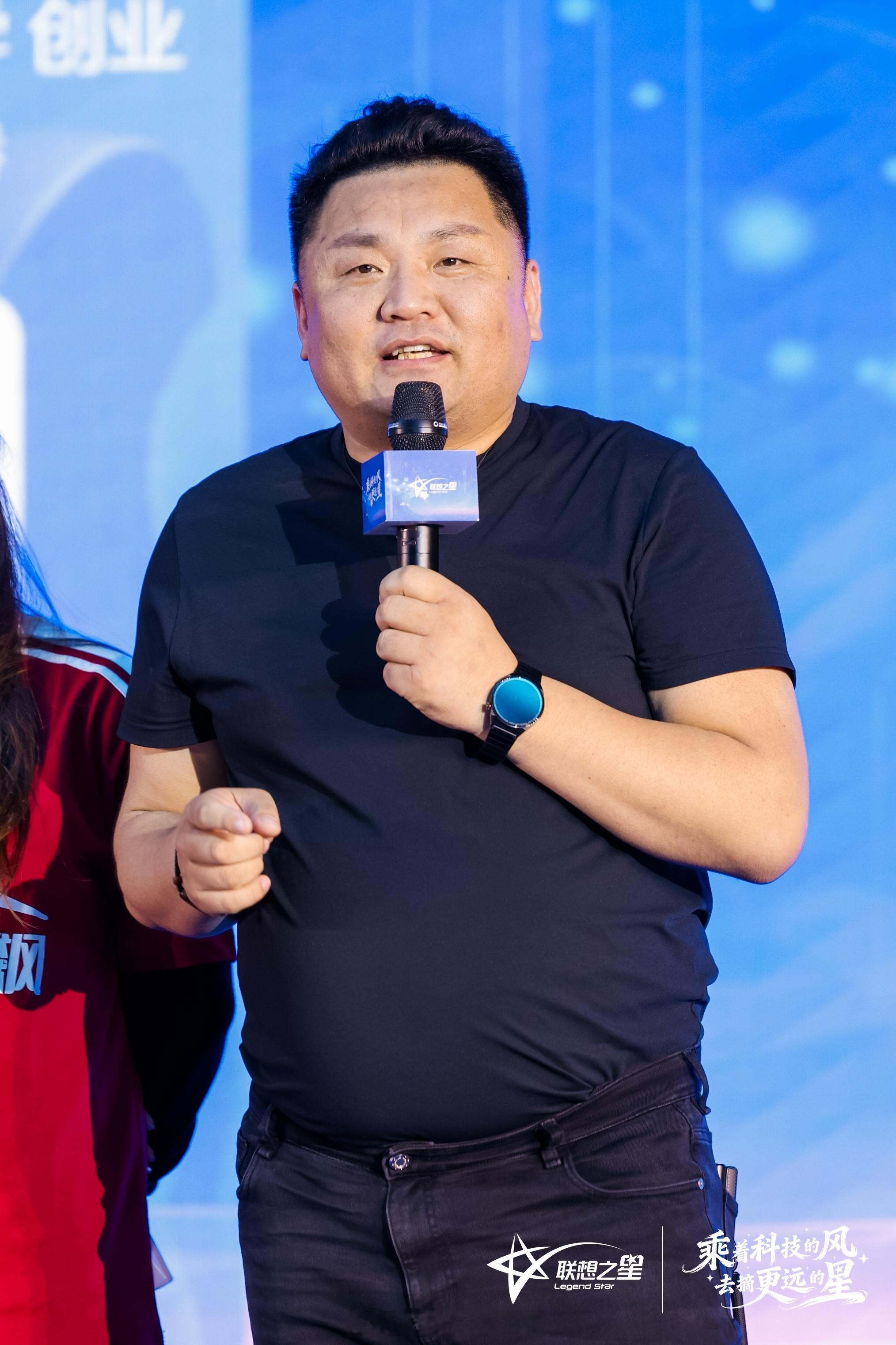 只有，做自己的人，才能创造生命史诗。只有，做自己的人，才能书写生命传奇。体育人李