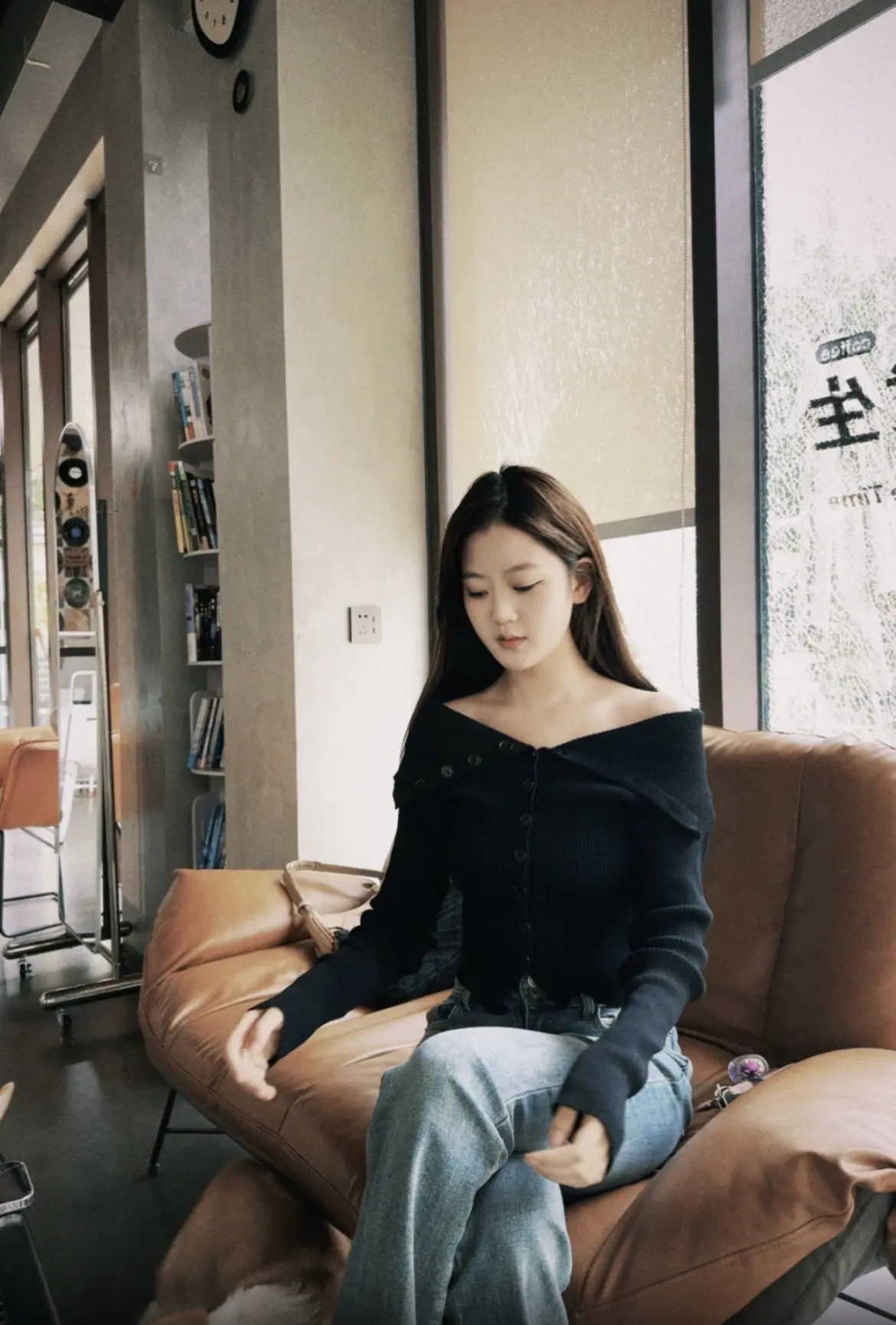 亲爱的女孩 一切上天自有安排 不要总是担心未来的事情 你就顺其自然 一切都会好的