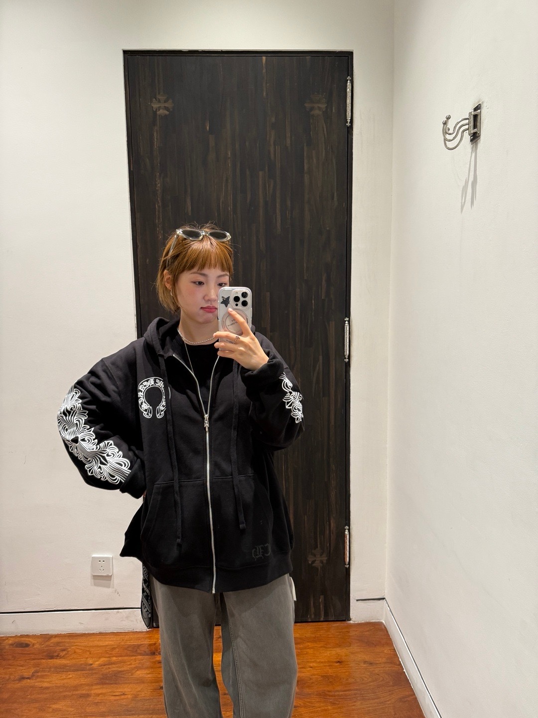 硬买了李anton同款克罗心 只有L码了 朋友说我像是出门捡垃圾的🙂🙂🙂 