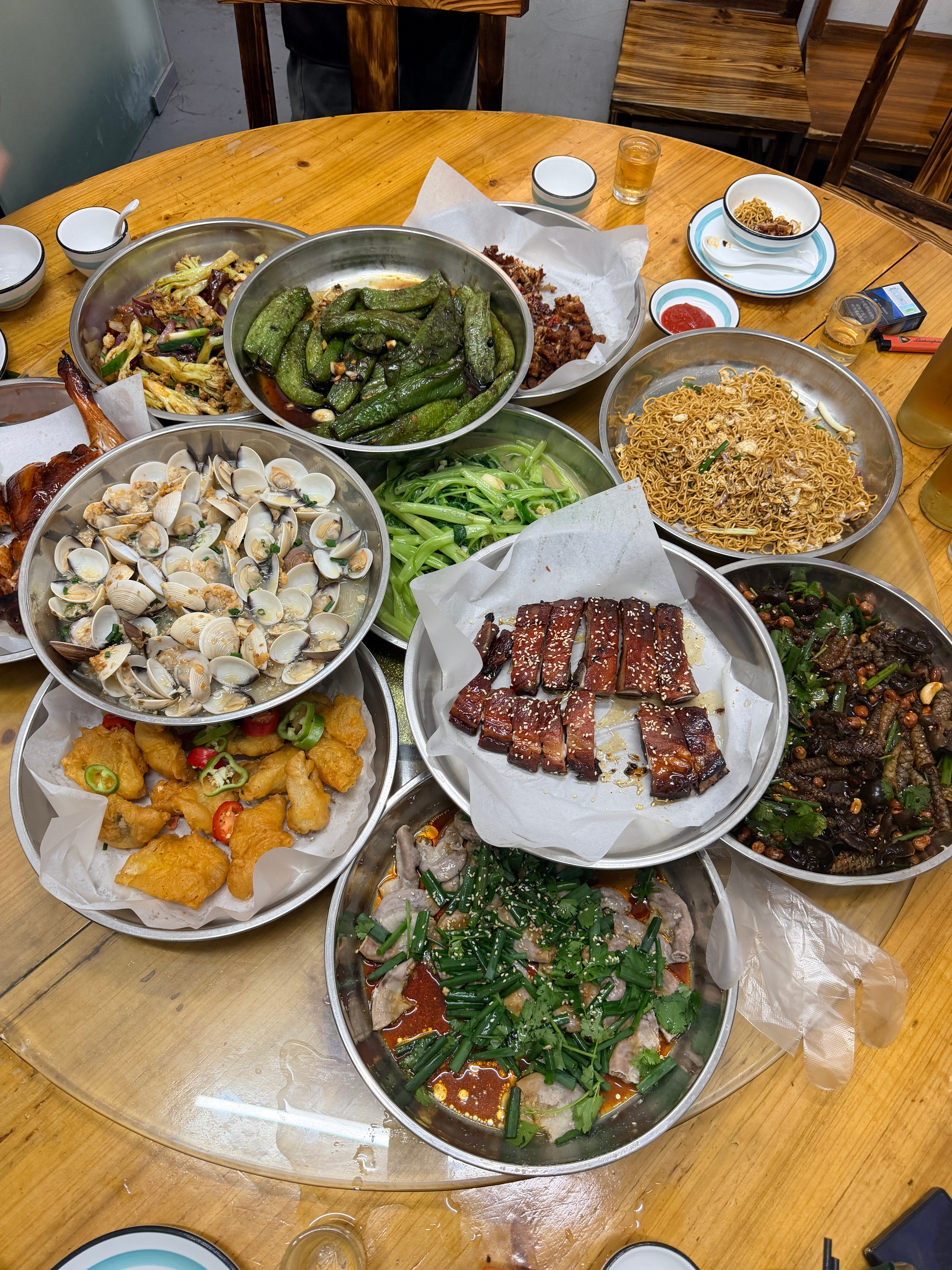 今天从广州到珠海啦[爱慕]我终于来广东了 又带我吃美食！我已经吃美了 好爽！菡菡