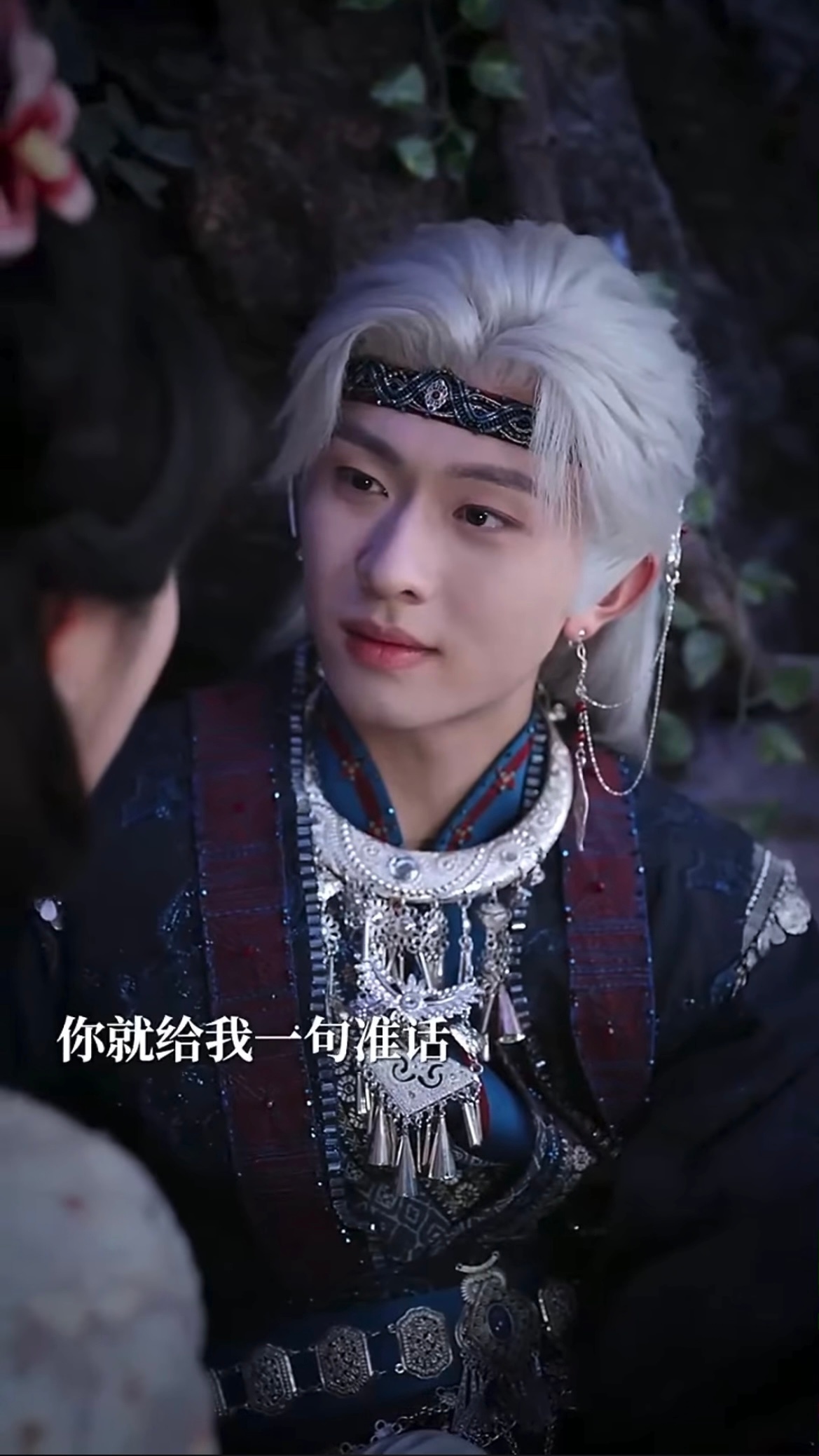 安利陈添祥 🍊攻略苗疆少主陈添祥 和阿九比起来，蚩衍是掌控一切的上位者，身份尊