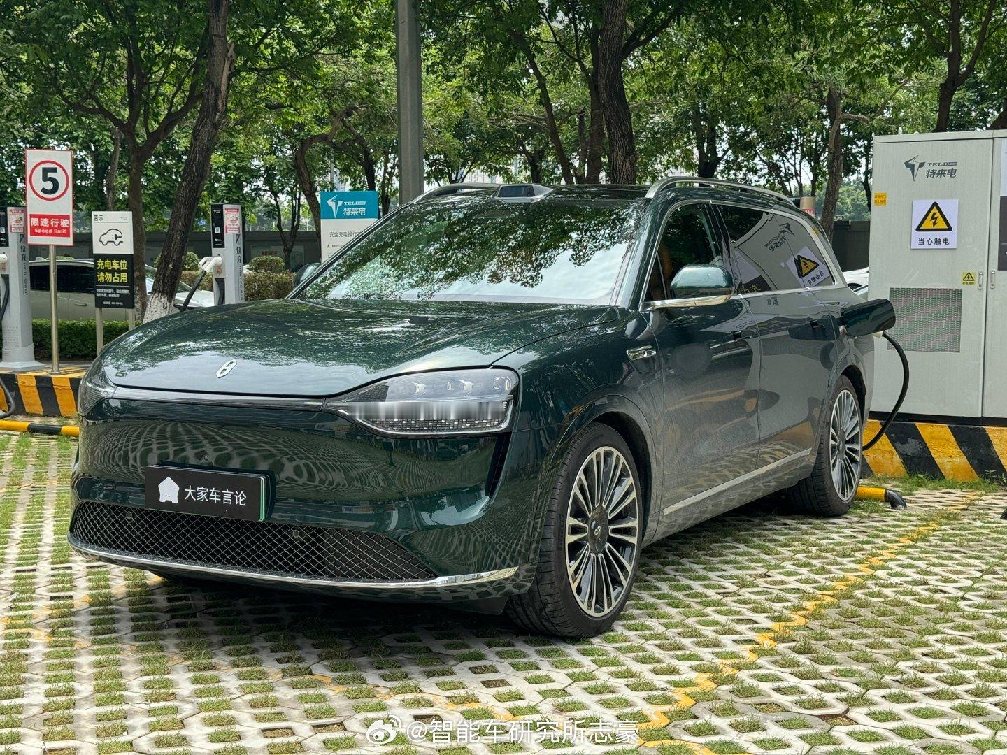 这周测了华为巨鲸800V架构下得两台纯电车，分别82度磷酸铁锂+三元锂电池和10