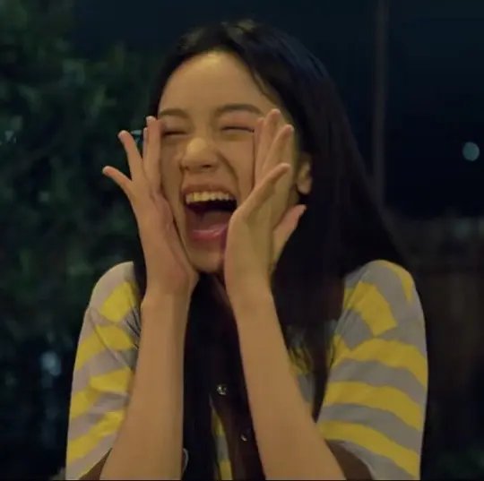 🥥好像真的控制不住她的下半张脸 ​​​