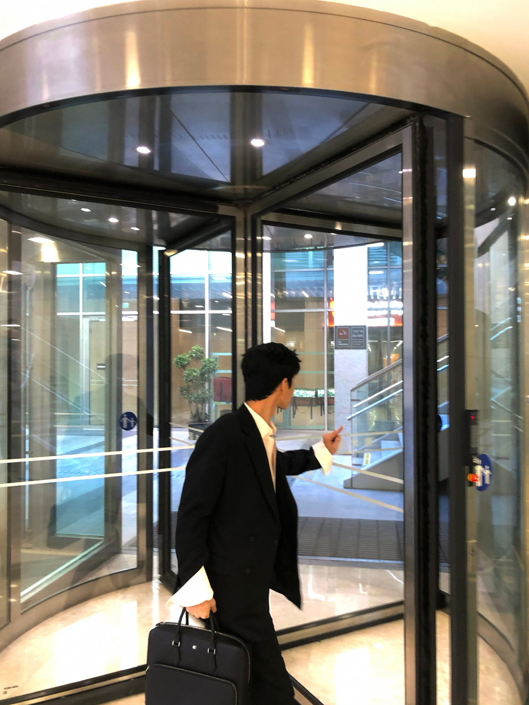 怀疑井柏然工作室有我们自己人真的好会拍啊是懂我们想看什么的[可怜]我疯狂存存存！