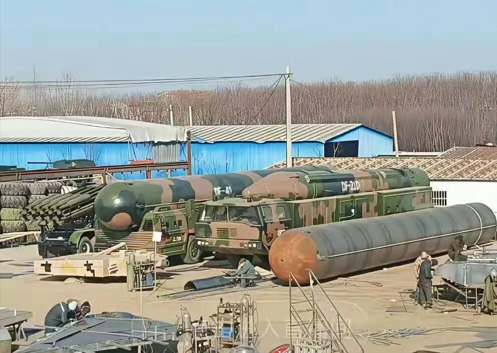 美国终于能安枕无忧了，原来中国的东风-41洲际导弹竟是这样的。
 
一段模糊不清
