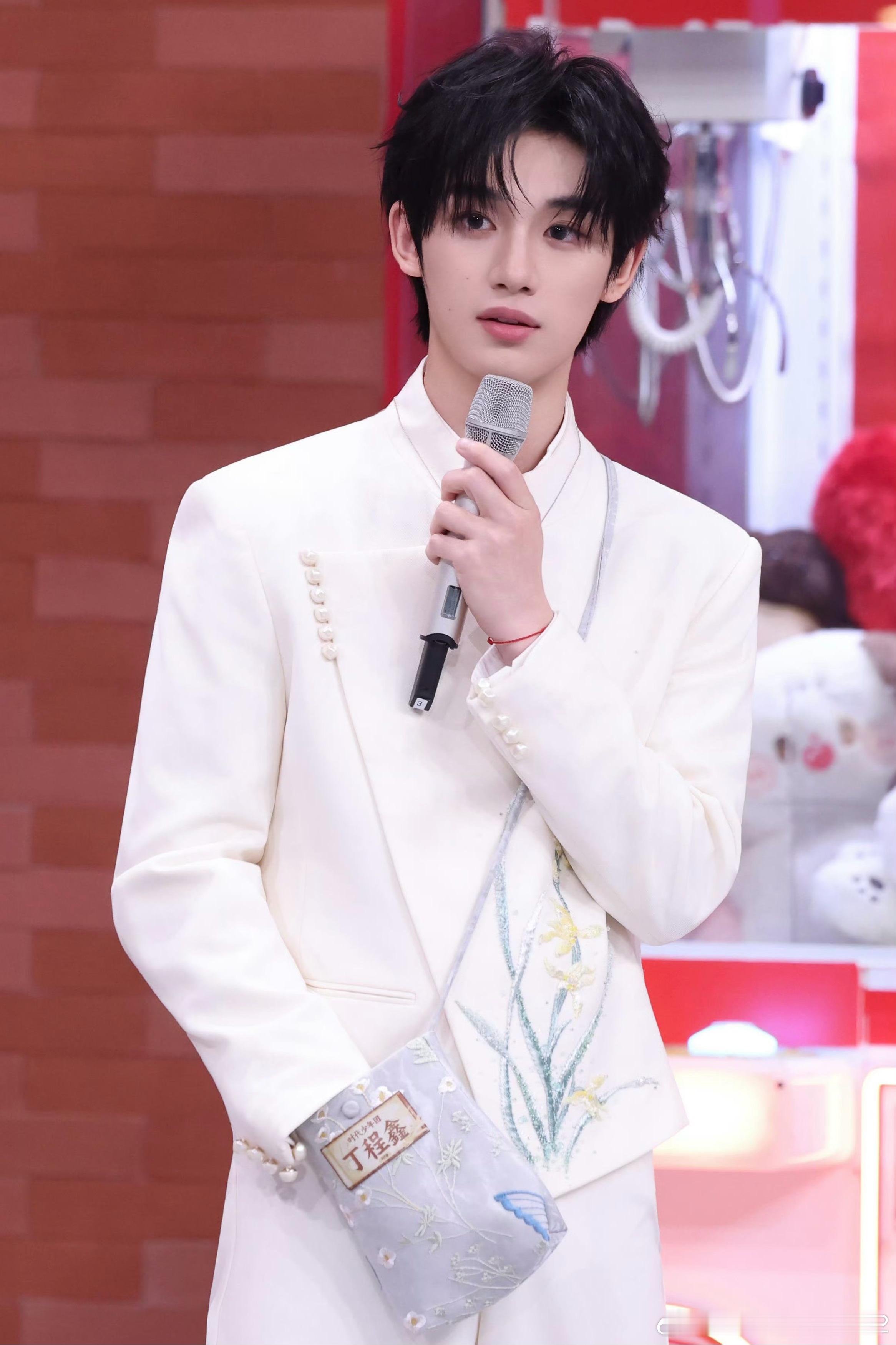 丁程鑫丁程鑫 开始推理吧4丁程鑫表演我养猪杀你 我永远是你的最佳听众 我永远在台