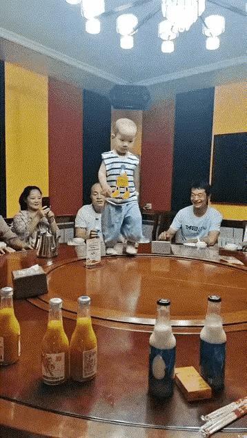 我敢说，这一圈人里至少有一个想脱鞋底上手的