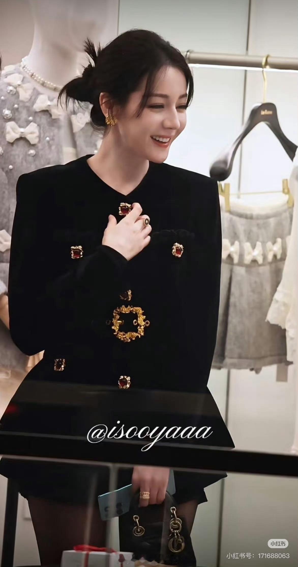 迪丽热巴近期路透🈶，天呐好美！！ ​​​