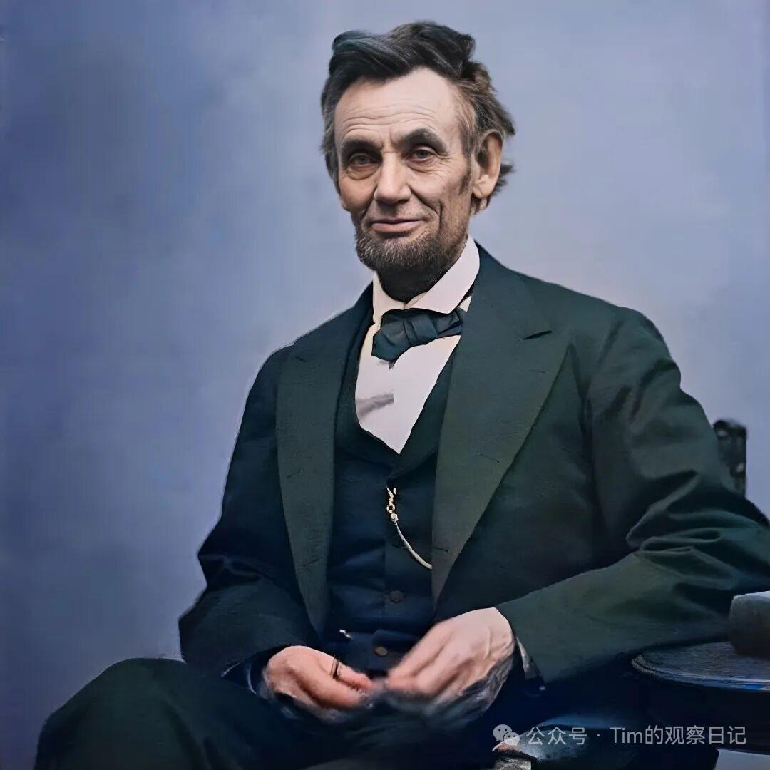 学校有很多人谈恋爱，一天政教处主任来到我们教室：我长得丑不丑。全班静，然后他大吼