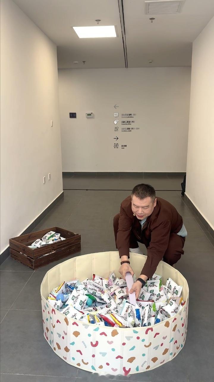 六一录制+零食大战，节目组太懂怎么哄这帮嘉宾了。吕严马頔放飞，何浩楠偷袭式输出，