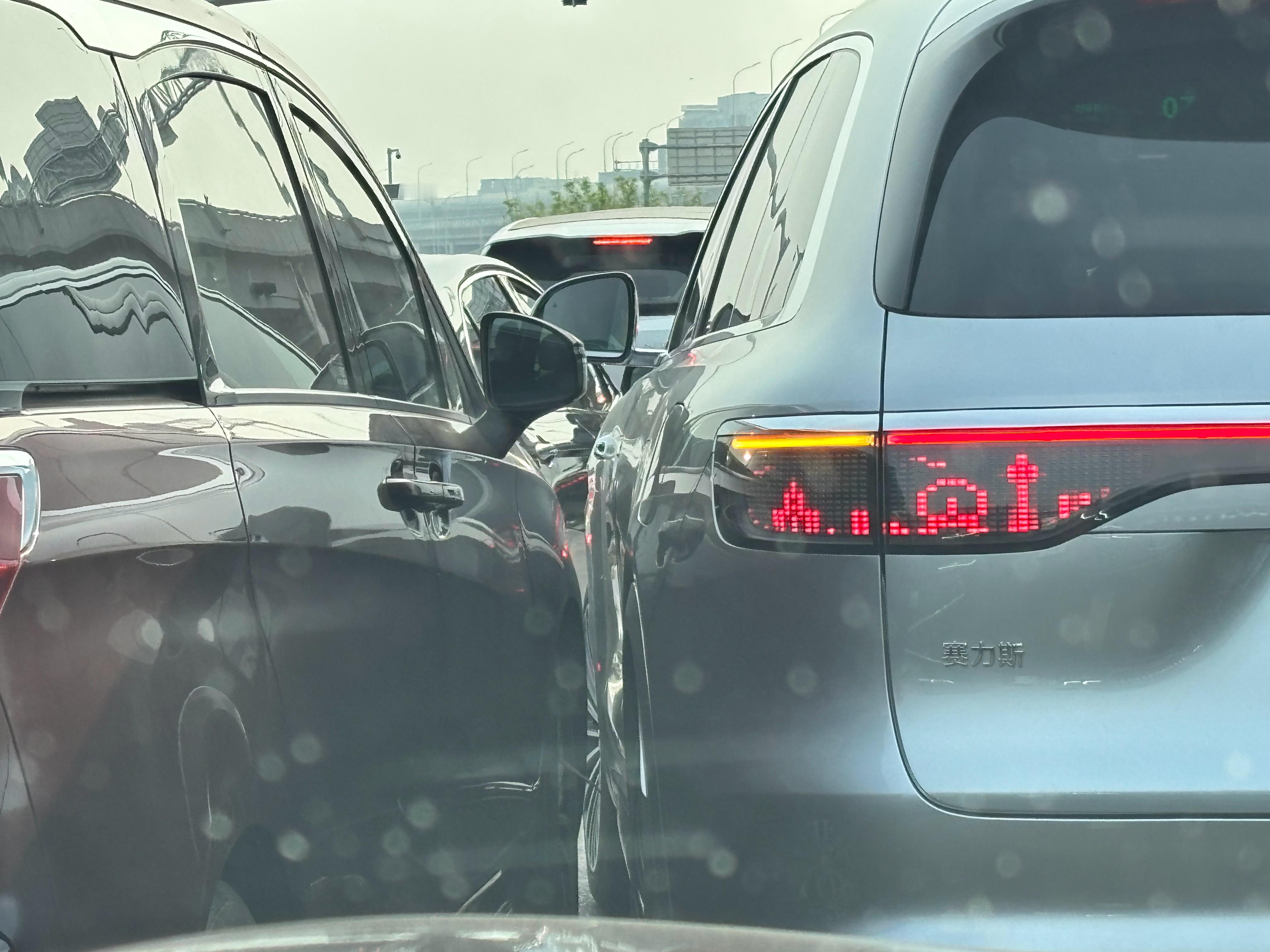 你们猜GL8后面让了没有