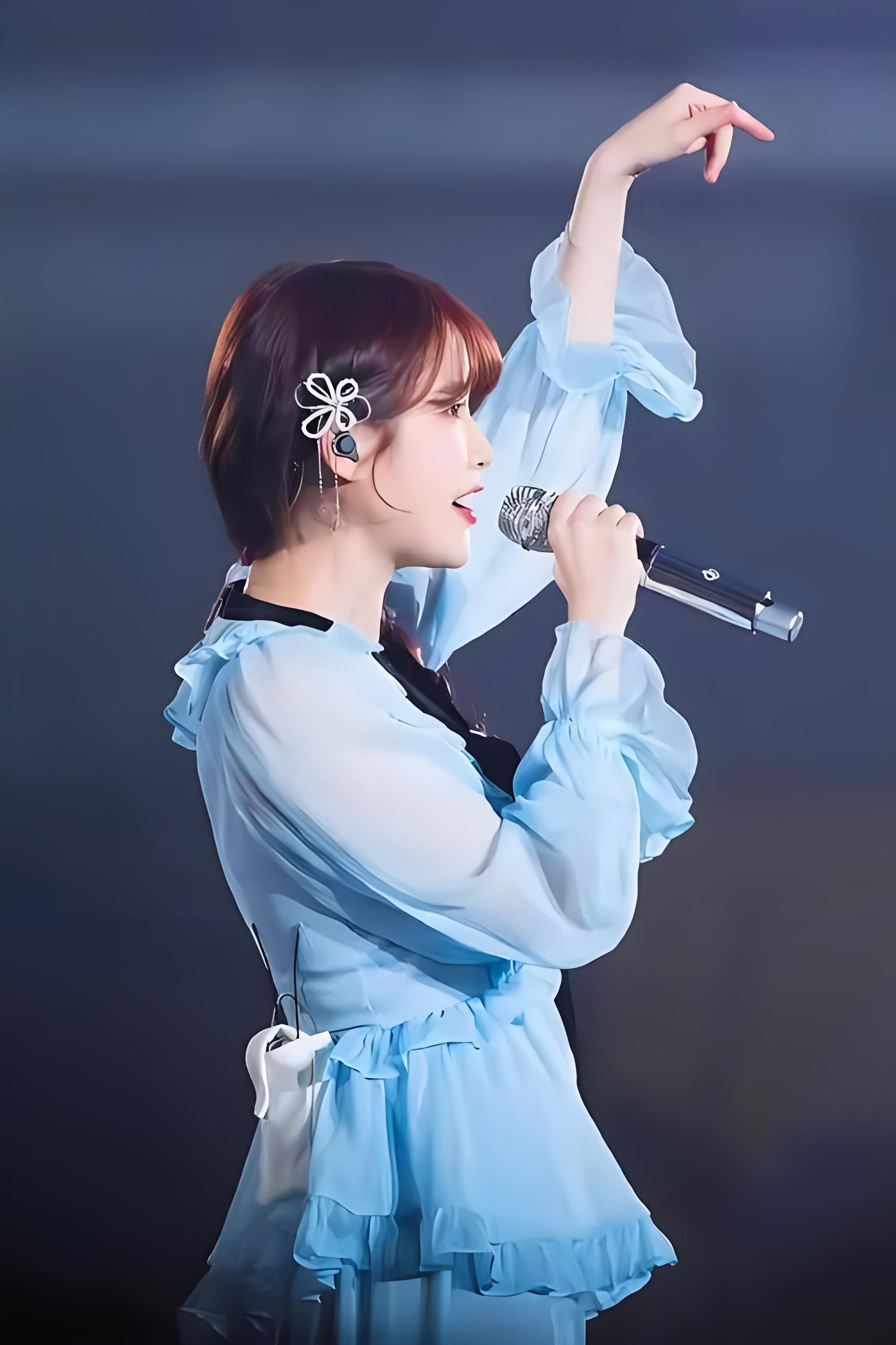 IU李知恩，舞台上表演的她实在太美了！ 