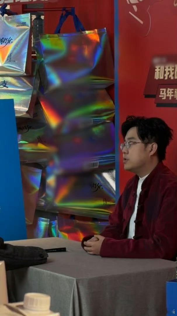 土豆不搞喜剧搞心理咨询了 土豆？你什么时候背着我当起了爱豆，竟然还搞起了签售会！