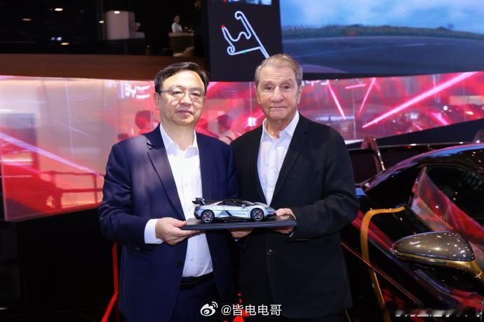 仰望U9Xtreme  单台售价超两千万元   全球限量30台成为本届北京车展上