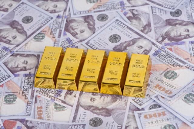 美联储一句话，直接把美股干崩，连黄金都不避险了！

3 月 18 日美联储决议落