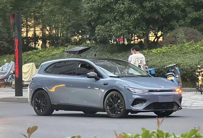 零跑lafa5，这个两厢造型确实很特别。【来自懂车帝车友圈】