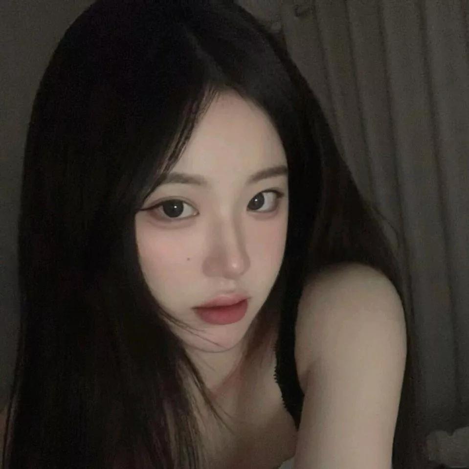 黑发红唇，清新自然，美到极致！自然清新美少女 黑发红唇女神 纯真美少女 红唇美少