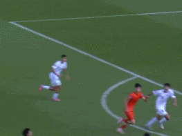 U23国足vs乌兹别克斯坦U23禁区直接把人推摔了不给牌？？？U23国足0比0乌