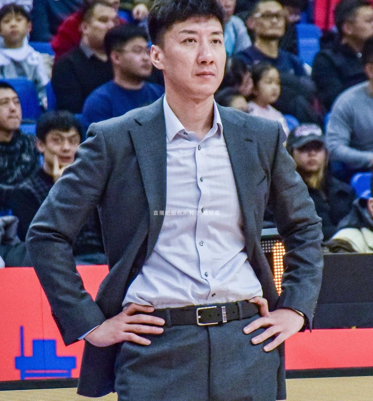 新赛季CBA联赛，截至目前，最佩服这两支球队。第一个就是四川男篮，作为前CBA总
