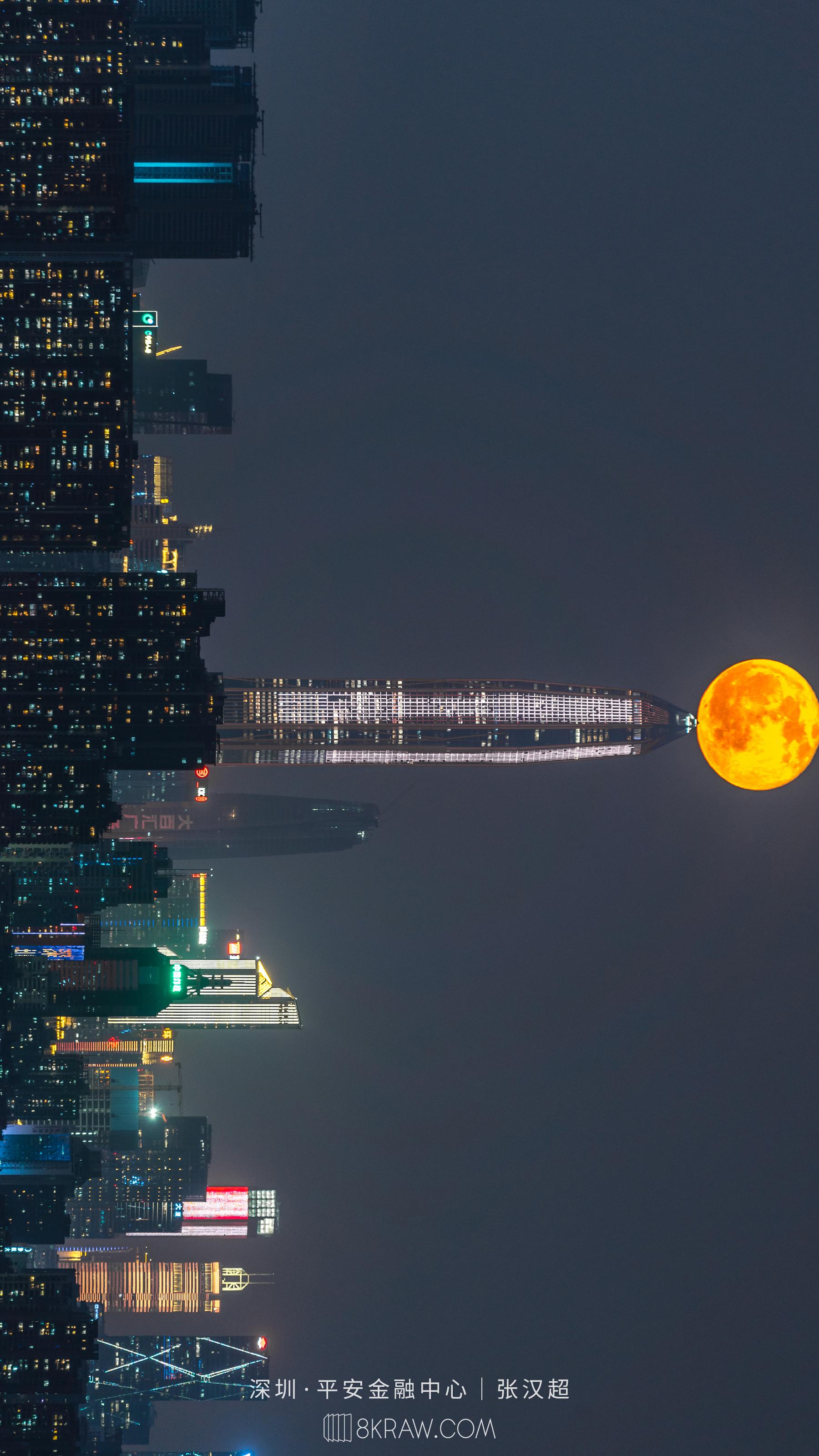 献礼深圳特区45周年  平安大厦刺破夜空，宝安机场巨翼铺展，霓虹在楼宇...