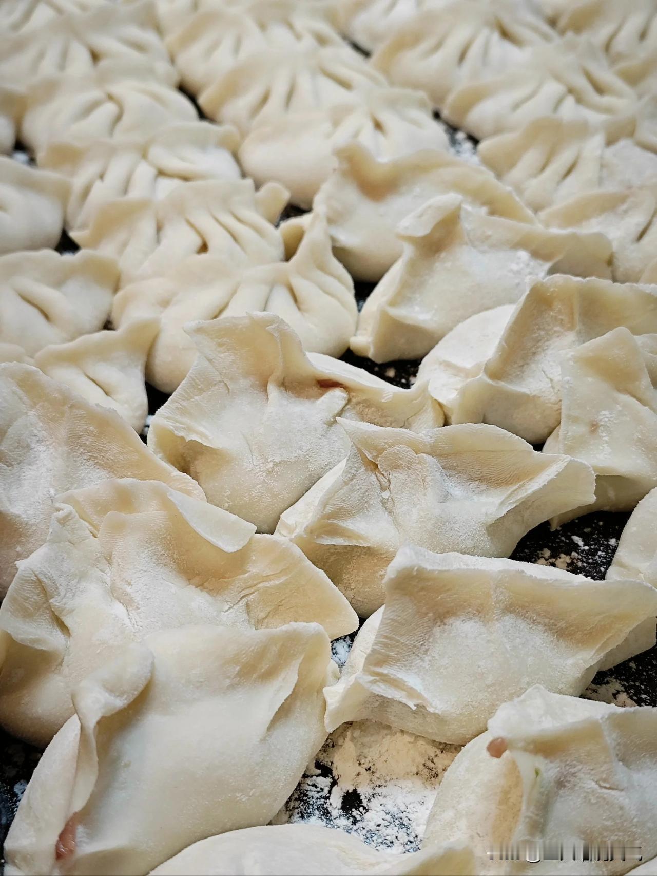 今天就是冬至了，按照习俗，今天是要吃饺子的，那你知道为什么今天要吃饺子吗？
对于