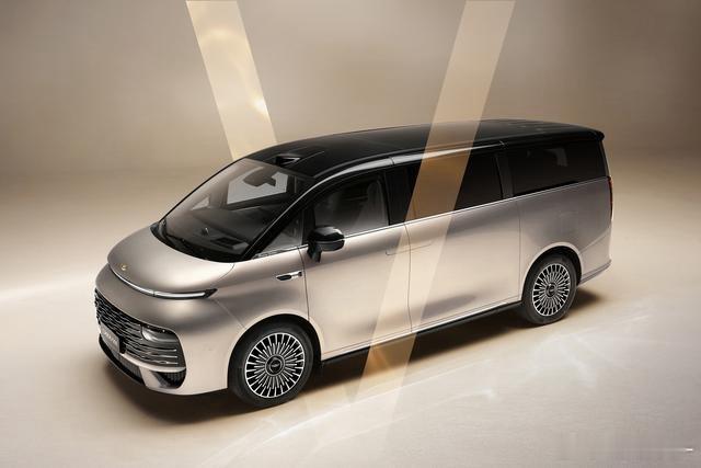 将正式在广州车展首发亮相，定位中大型增程MPV新车最大亮点是独创6座/8座双布局