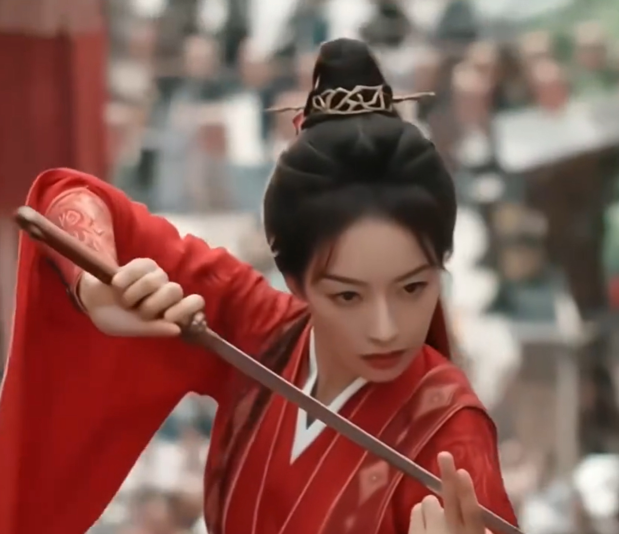 今晚打开微博全是山河枕热度 ，之前没听过这剧预热啊，主演，要不要追问一下大家，山