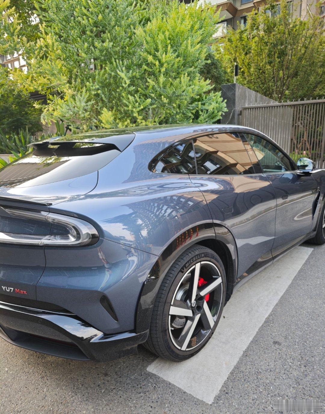 有个好消息，但是又不能明说[闭嘴][闭嘴][闭嘴]这很难办呀[抓狂][抓狂][抓