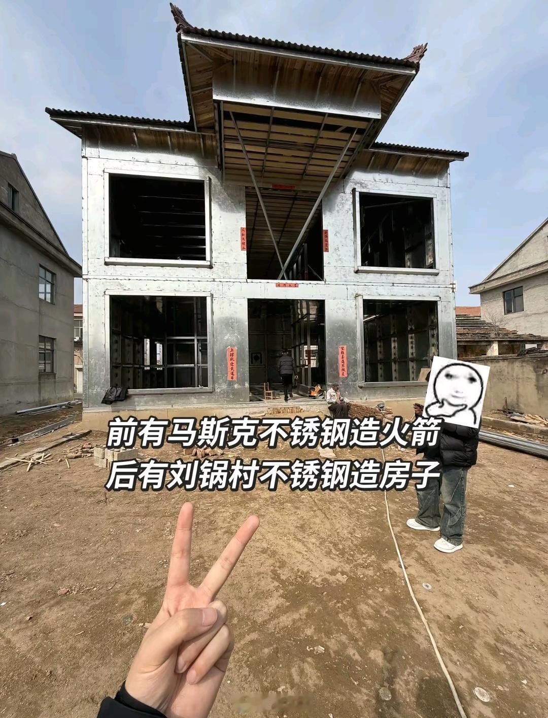再买一辆特斯拉赛博皮卡就完美了 