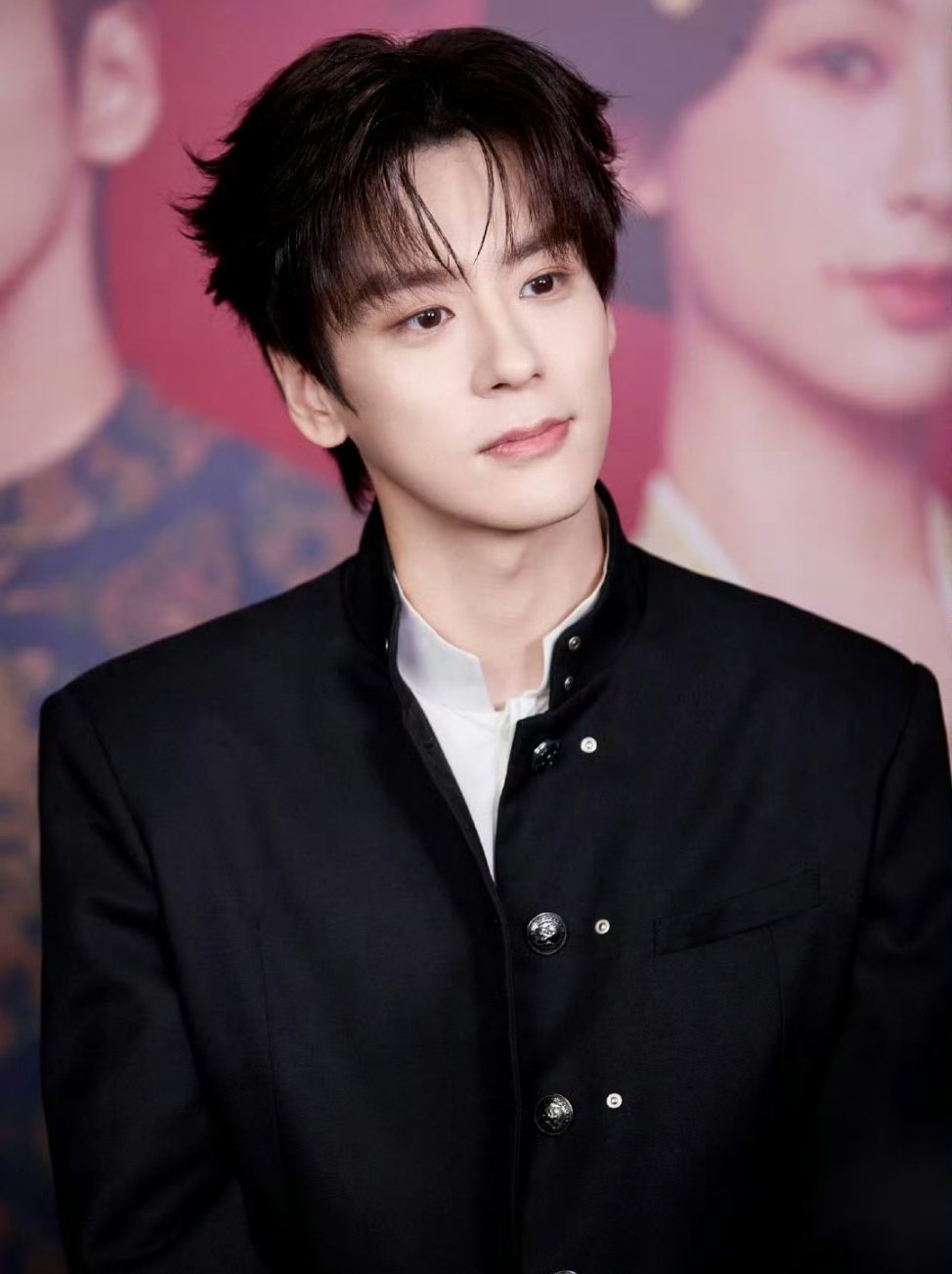 魏哲鸣 你是正室 好想这么大胆的活一次……万一魏哲鸣就答应了呢！ 