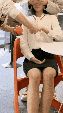 小姐姐睁开眼睛，看到的那一刻奔溃了[呲牙]