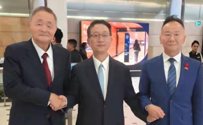 刘劲松果然不简单，履职不到24小时，就给澳大利亚来个下马威。 
 
对于刘劲松担