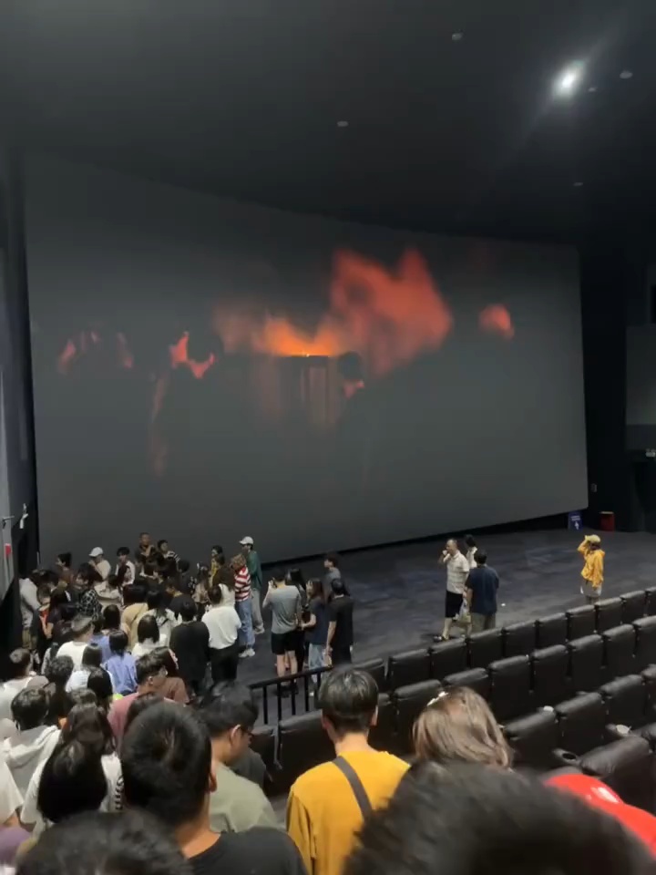 奥德赛又一次出现放映事故卡在把这些乞丐赶出去的事了