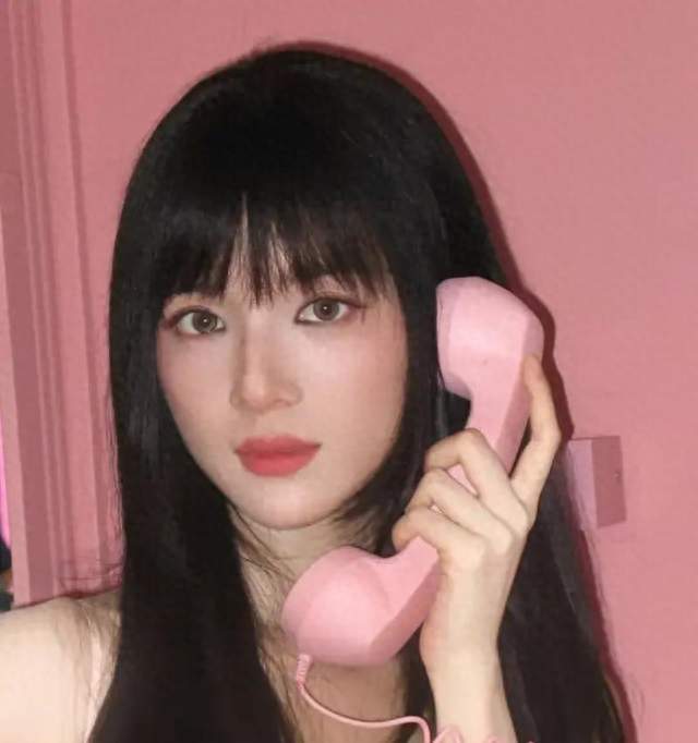 看李思潼新造型遭群嘲，全包眼线、厚重刘海，才知美人在骨不在皮