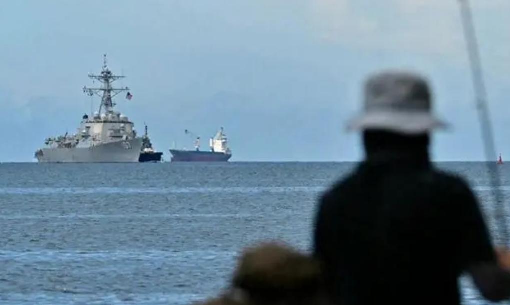 美军的“海盗旗”，这次直接撞上了钢铁墙！就在刚刚，美国海岸警卫队的突击艇，试图强