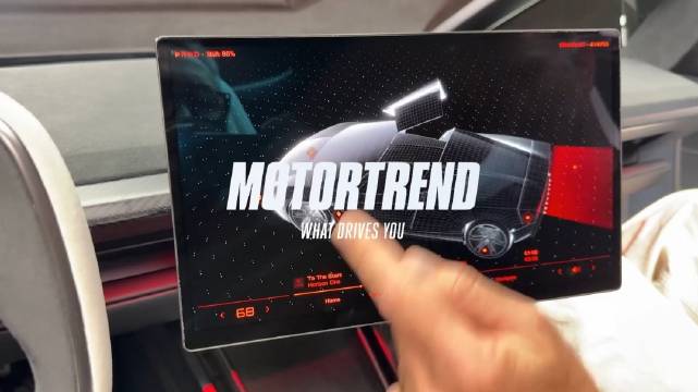 特斯拉Roadster全面技术解析。
美国媒体MotorTrend对 拉尔斯·莫拉维Lars Mor