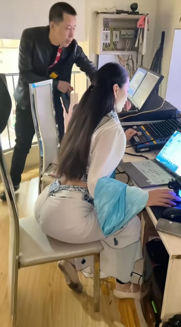 站在不同的视野角度看婚礼现场[doge][doge][doge] ​​​