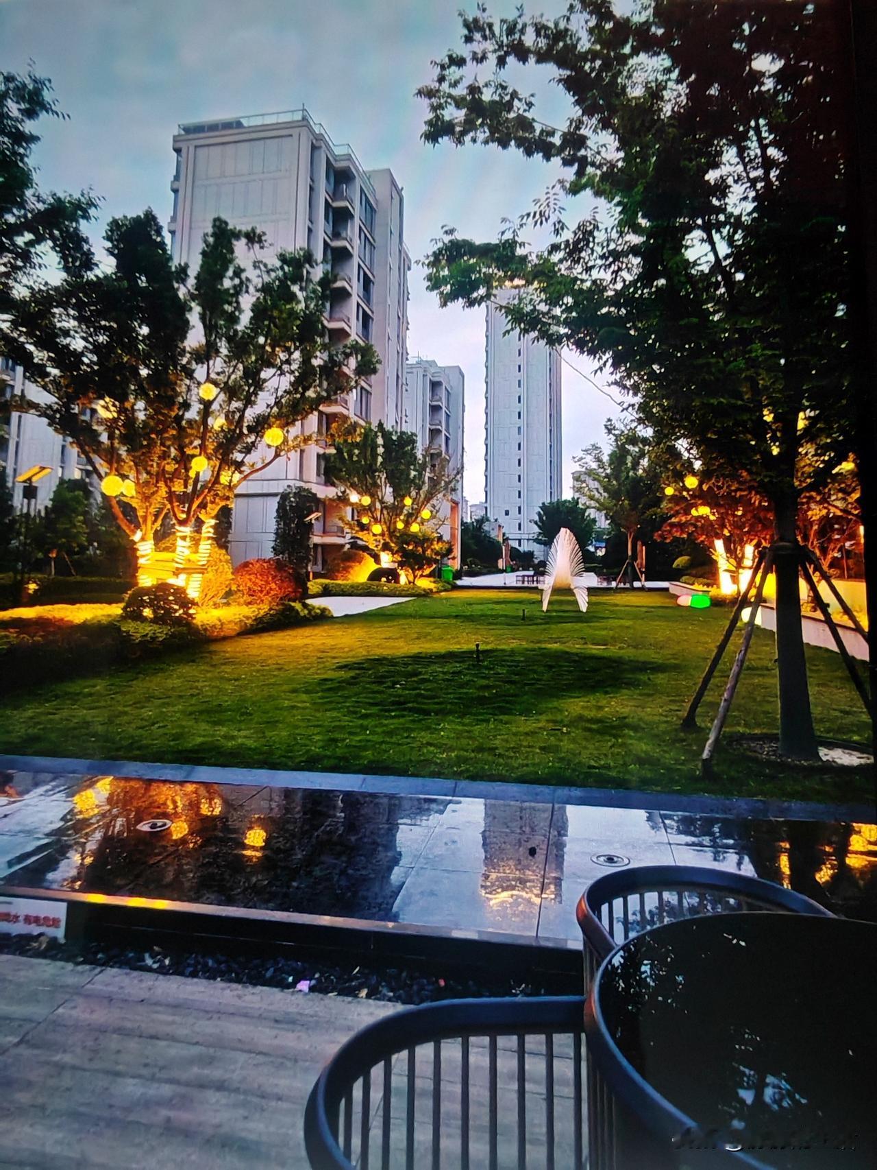 最近这段时间我真的很累,年龄越大越发现，成年人的崩溃都是悄无声息的。人到中年，上